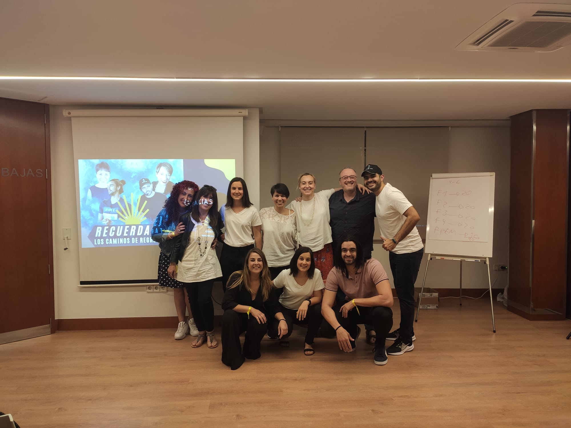 Grupo de alumnos con Mario de Sousa